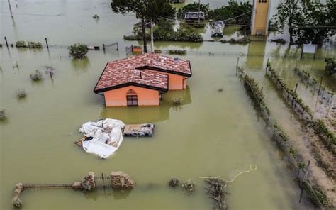 Alluvione Emilia Romagna Ancora Vittime Prosegue Lallerta Rossa