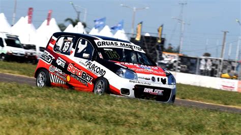 Agust N Mart N Gan La Clase Del Turismo Pista En La Plata En La