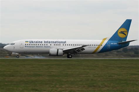 Ukraine International Airlines Boeing C Ur Gav L Flickr