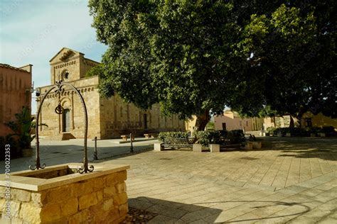 L Antico Borgo Di Tratalias Con La Bella Basilica Di Santa Maria Di