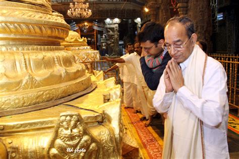 CHIEF ELECTION COMMISSIONER OF INDIA OFFERS PRAYERS IN TIRUMALA SHRINE