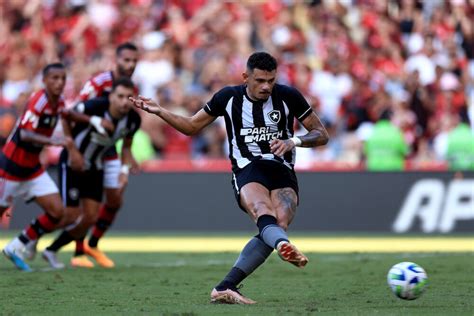 Tiquinho Quase Jogou No Flamengo Em 2020 Diz Amigo Do Jogador