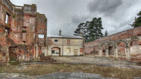 What happened to England's abandoned mansions? - BBC News