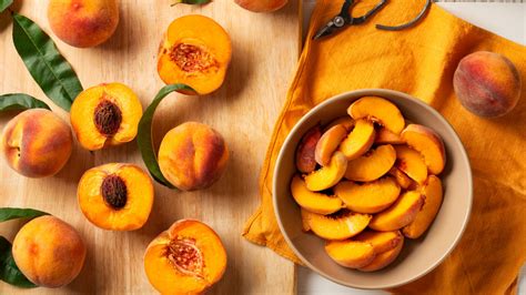 The Most Important Things To Look For When Buying Peaches