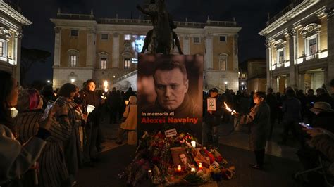 Fiaccolata Per Navalny A Roma Fischi Alla Lega Che Replica Non