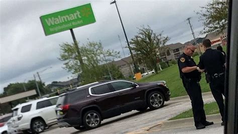 Joven Provoc Caos Al Entrar Armado Y Con Chaleco Antibalas A Walmart