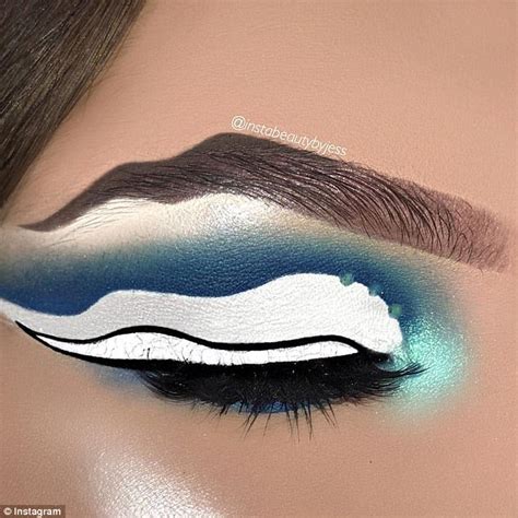 Squiggle Eyebrow Viral Beauty Trend Daily Mail Online