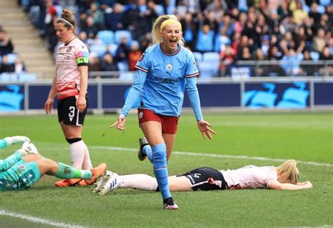 Man City Women overcome setback to beat Reading - SheKicks