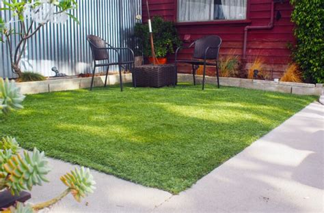 How To Choose The Best Fake Grass For Yards