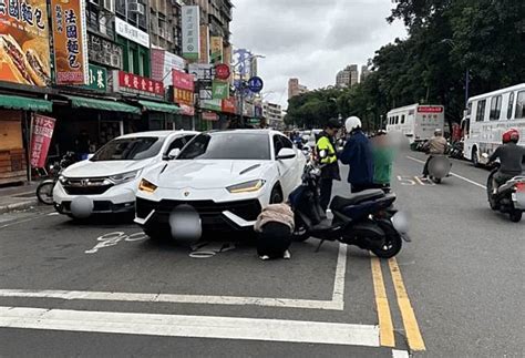 25歲騎士雙黃線迴轉「撞千萬藍寶堅尼」 幸運免賠僅收違規紅單 鏡新聞 Line Today