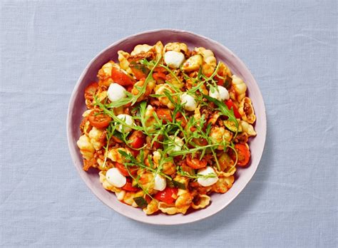 Ah Verspakket Eenpansgerecht Schelpjespasta Met Kruidige Tomatensaus