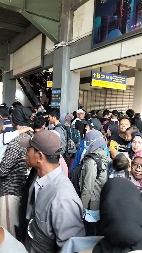 Jalur5 Community On Twitter KRL CommuterLine Di Akhir Pekan Kadang