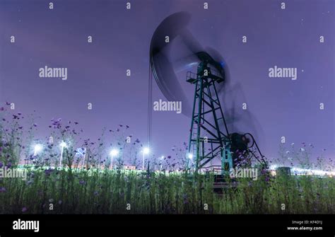 Oilfields Hi Res Stock Photography And Images Alamy