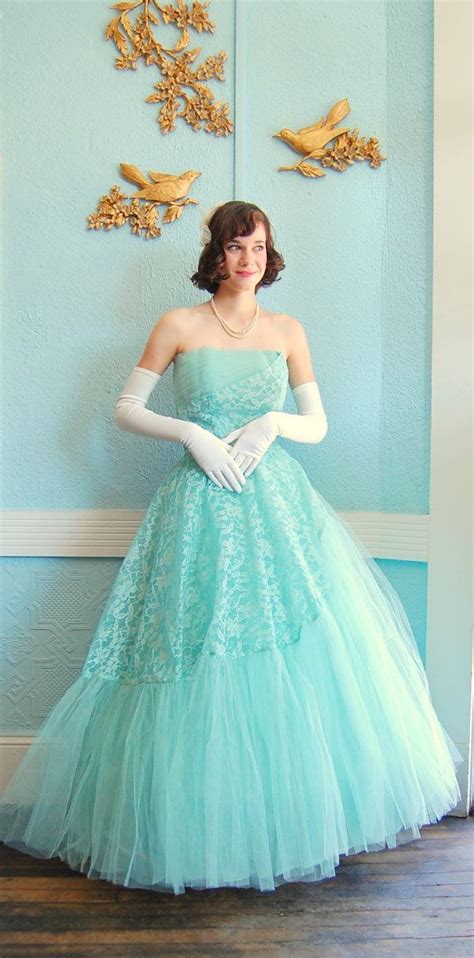 Why Yes I Would Get Married In This So Dreamy Vintage 1950s