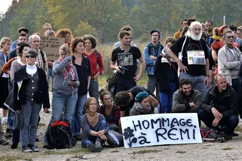 Rémi Fraisse un an après sa mort hommage appuyé de centaines de