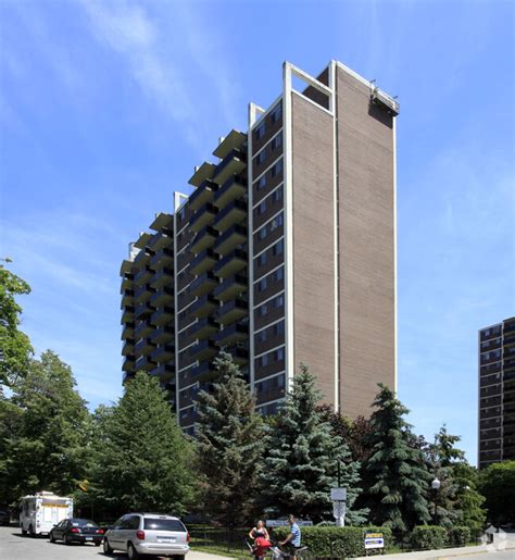 West Lodge Towers Apartments 103 105 W Lodge Ave Toronto On