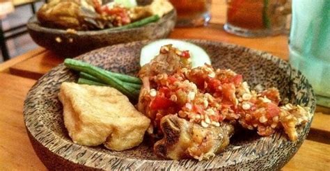 5 Rekomendasi Ayam Geprek Di Malang Budget Anak Kos