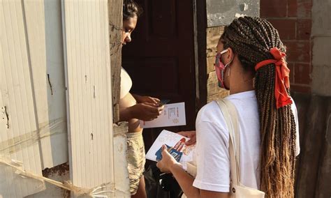 Como os estereótipos atribuídos às mulheres das favelas impulsionam o