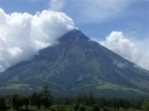 Phivolcs Says Quakes Recorded As Mayon Volcano Shows Signs Of Unrest