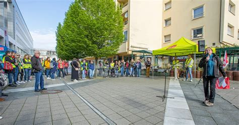 Erneut Streik In Pforzheim Und Dem Enzkreis Besch Ftigte Von Sozial