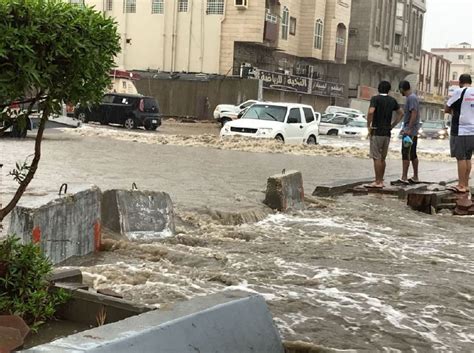 Floods Paralyse Saudi City Of Jeddah The Asian Age Online Bangladesh