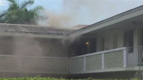 Residents Evacuated After Apartment Building Catches Fire Wsvn 7news