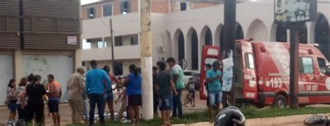 Carro Invade Preferencial E Deixa Motociclista Com Fratura Exposta