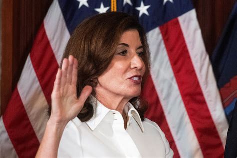 Major changes for Kathy Hochul's first day as first female governor of ...