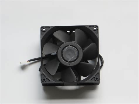 MARTECH DF1203812B2UN 12V 2.7A 32.4W 4wires Cooling Fan