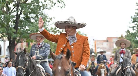 RICARDO GALLARDO ENCABEZA DESFILE CÍVICO MILITAR DE INDEPENDENCIA