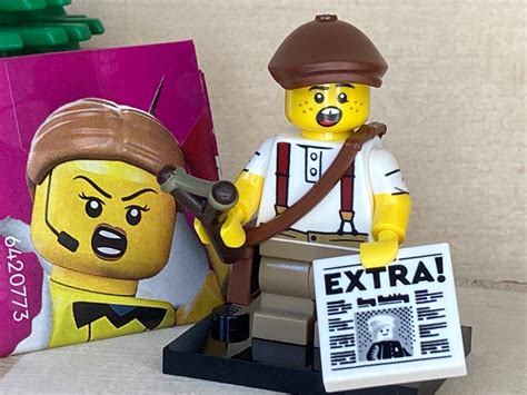 Newspaper Kid Series 24 Complete Set With Stand And Accessories