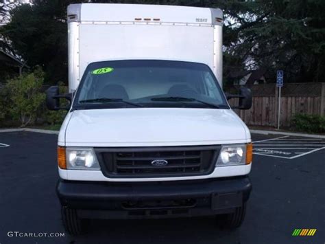 2005 Oxford White Ford E Series Cutaway E350 Commercial Moving Truck 25710232 Photo 2