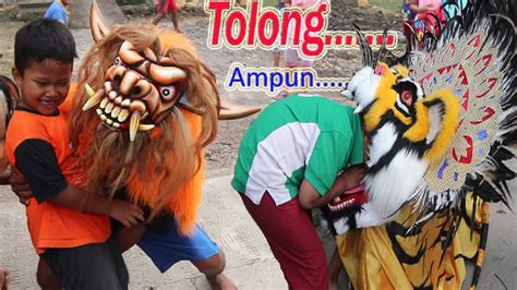 DICAPLOK BARONGAN DAN DICULIK BUTO GALAK SAAT MAIN KEJAR BARONGAN YouTube