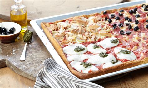 Pizza mit Quark Öl Teig Rezept Dr Oetker