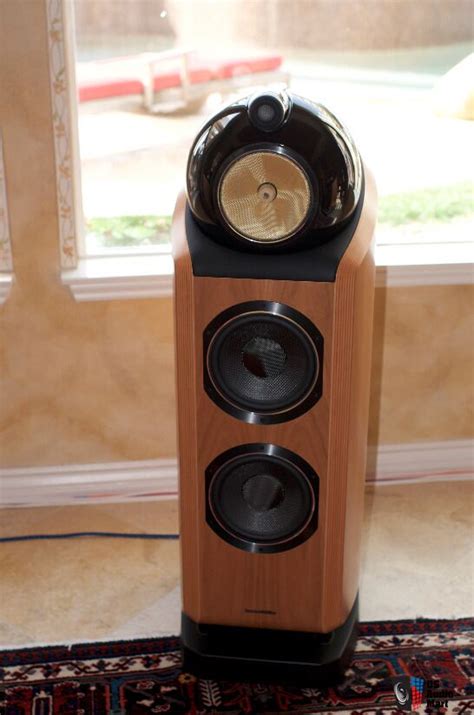 Bowers Wilkins 802 Diamond 2nd Generation In Cherrywood Photo