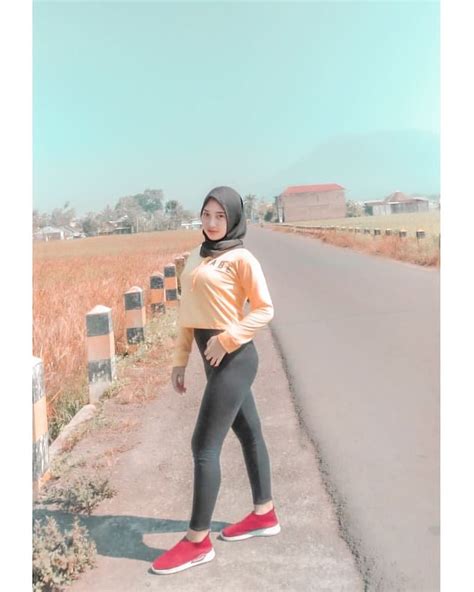 Pin By Ridho Al Fauzi On Jilbab Ootd Jilboobs Muslim Women Hijab