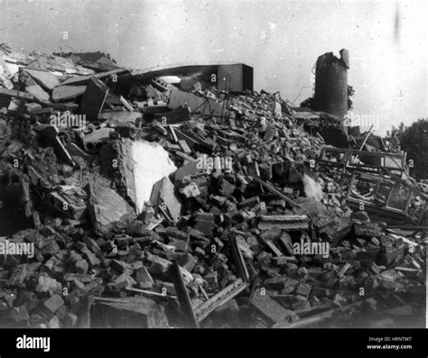 Tangshan Earthquake, 1976 Stock Photo - Alamy