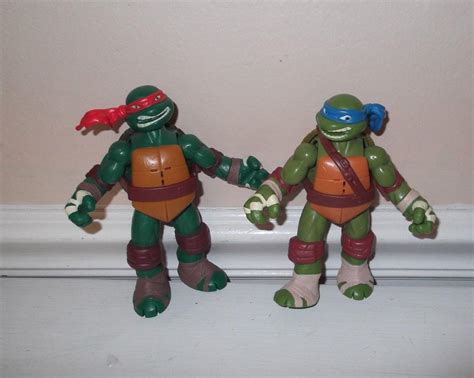 2 TMNT Talking 6 in. action figures Leo & Ralph boys kids toys Ninja ...