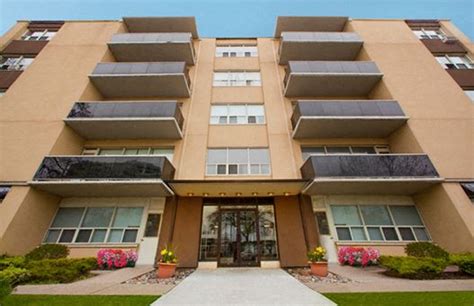 300 St Clair West Apartments 300 St Clair Avenue West Toronto On