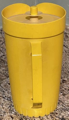 Tupperware Quart Pitcher Yellow With Push Button Lid Ebay