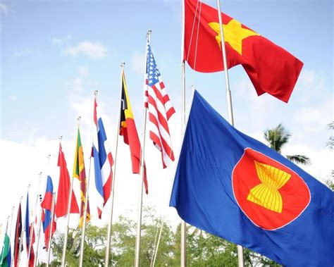 ASEAN Vượt qua thách thức phát huy vai trò trung tâm ở khu vực Báo