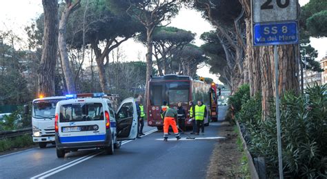 Ostia Tragedia All Alba Sulla Via Del Mare Muore Un Giovane Investito