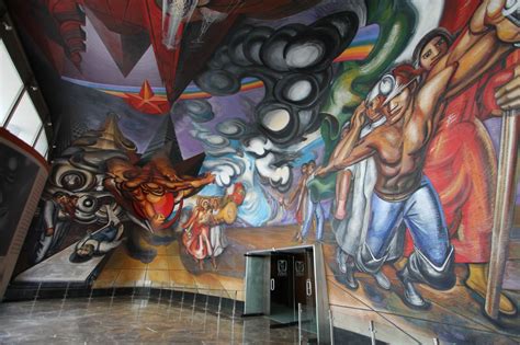 Los increíbles murales de Diego Rivera y Siqueiros en el Hospital La Raza