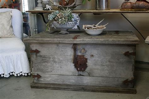 Weathered Wood And Rust Chest Primitive Decorating Country Country