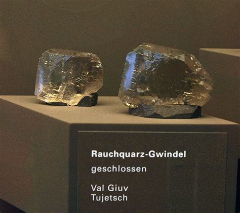 Galerie Museum Chur Mineralien Surselva