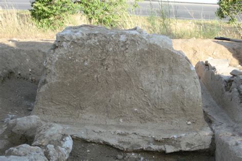 Figura Coberta Sepulcral En Cupa Tribuna D Arqueologia