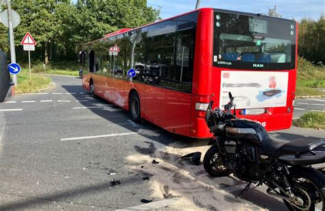 Auslaufende Betriebsmittel Nach Verkehrsunfall LokalKlick Eu