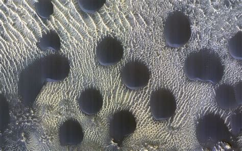 Mysterious Sand Dunes on Mars Form Almost Perfect Circles » Explorersweb