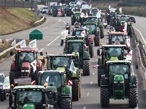 ‘siege Of Paris — Farmers Shut Down Entrances To French Capital In