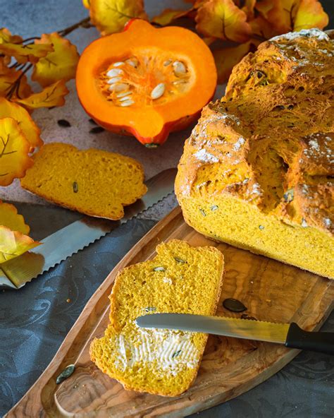 Herbstliches Kürbisbrot Knusprig frisch vegan Rezeptliebe by